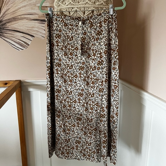 Rylee + Cru Ladies MIDI front-slit skirt bloom - Picture 2 of 4